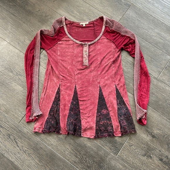 Cute top - Picture 1 of 4